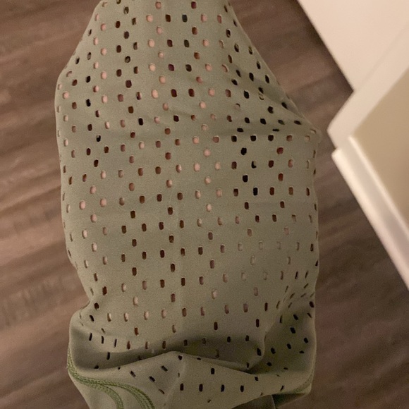 Zyia Pocket Leggings - Picture 4 of 4